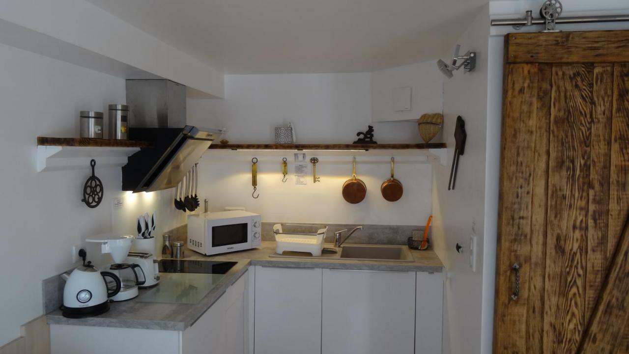 Chambre Du Sabotier - Studio Troglodytique - A 100 M Baignade En Riviere - Location De Canoe - Circuits Cyclo - Aire De Pique-Nique - 3 Restaurants Castelnaud La Chapelle Dış mekan fotoğraf