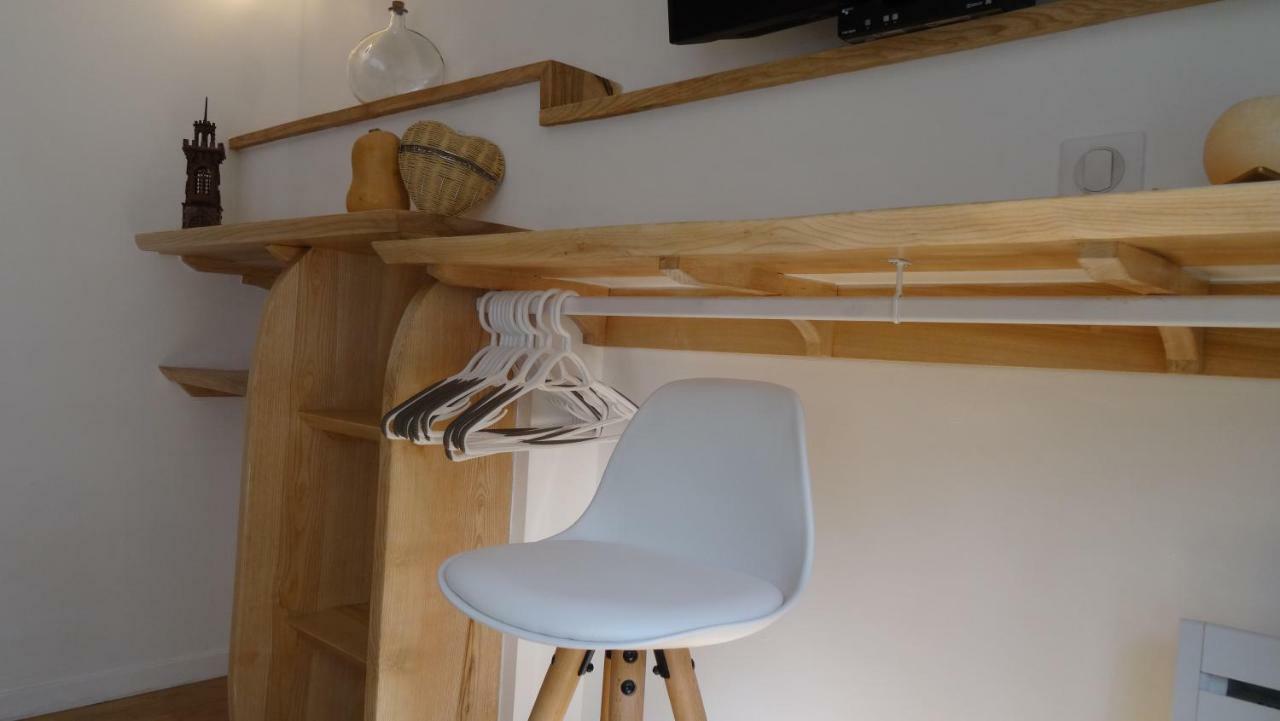 Chambre Du Sabotier - Studio Troglodytique - A 100 M Baignade En Riviere - Location De Canoe - Circuits Cyclo - Aire De Pique-Nique - 3 Restaurants Castelnaud La Chapelle Dış mekan fotoğraf